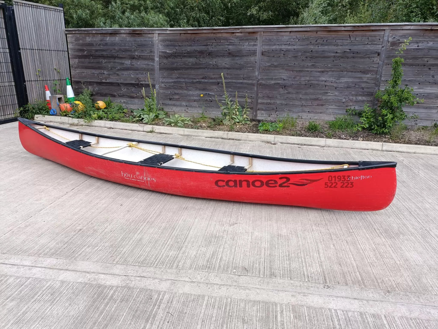 Hou Canoes Chieftan (EX-HIRE - COLLECTION ONLY)